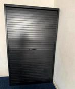 Markant Store roldeurkast zwart met sleutel, Ophalen, Kunststof, Gebruikt, 100 tot 150 cm