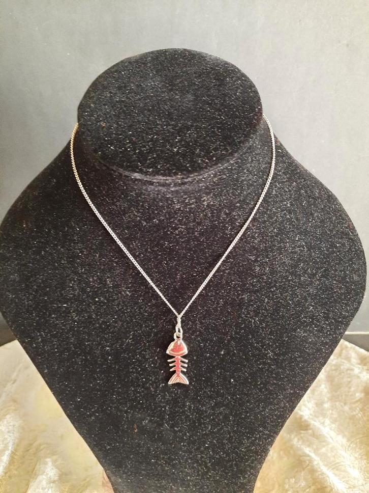 Ketting met Visgraat bedeltje, Sieraden, Tassen en Uiterlijk, Kettingen, Zo goed als nieuw, Overige materialen, Zilver, Met hanger