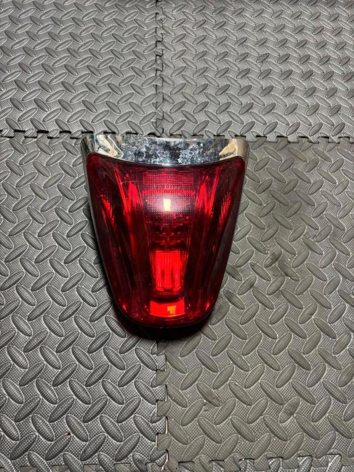 Piaggio Vespa Sprint / Primavera achterlicht nieuwstaat, Fietsen en Brommers, Brommers | Tuning en Styling, Zo goed als nieuw