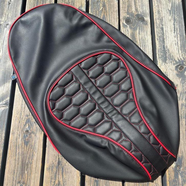 Zadelhoes Vespa Sprint Primavera audi rs custom buddydek, Fietsen en Brommers, Brommeronderdelen | Scooters, Nieuw, Vespa, Zadel