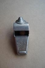 oude fluit fluitje made in England politie voetbal, Ophalen