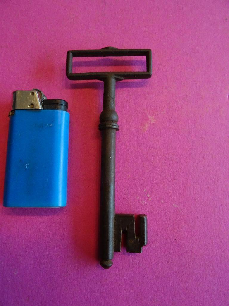 MOOIE ANTIEKE SLEUTEL SLEUTELS SLOT SLOTEN KIST, Antiek en Kunst, Curiosa en Brocante, Ophalen of Verzenden