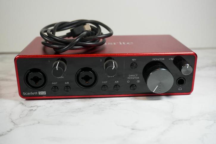 Focusrite Scarlett 2i2 3rd Gen, Audio, Tv en Foto, Professionele Audio-, Tv- en Video-apparatuur, Zo goed als nieuw, Audio, Ophalen of Verzenden