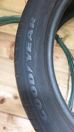 Één Goodyear band 245/45/r19, Ophalen