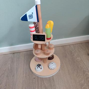 Houten Ijsjes Toren Speelgoed beschikbaar voor biedingen