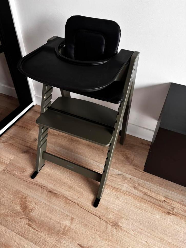 Originele Kidsmill UP! Kinderstoel groen met babyset/eetblad, Kinderen en Baby's, Kinderstoelen, Gebruikt, Meegroeistoel, Ophalen