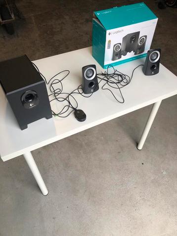 Stereo Speakers en Subwoofer beschikbaar voor biedingen
