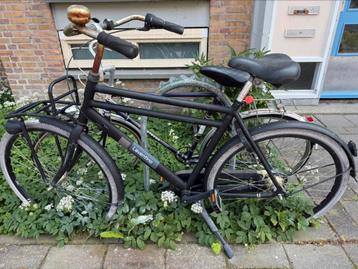 Herenfiets onderhoud nodig lege banden etc lang stil gestaan beschikbaar voor biedingen
