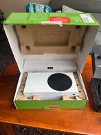 Xbox Series S + pro controller, Spelcomputers en Games, Spelcomputers | Xbox Series X en S, Ophalen of Verzenden, Zo goed als nieuw