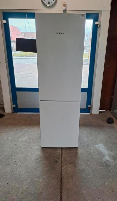 Bosch koelvriescombinatie LowFrost twee jaar oud, Witgoed en Apparatuur, Koelkasten en IJskasten, Zo goed als nieuw, Met aparte vriezer