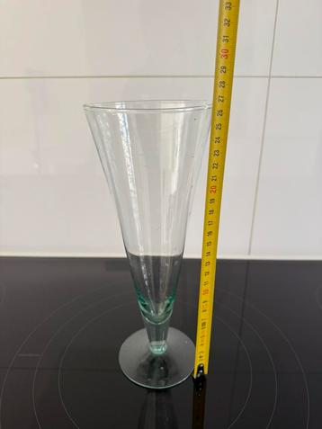 Leuk vaasje beschikbaar voor biedingen