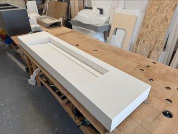 Corian solid surface (dubbele) wastafel 2.00 mtr beschikbaar voor biedingen