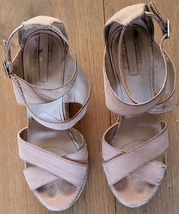 Stradivarius espadrilles, maat 35 beschikbaar voor biedingen