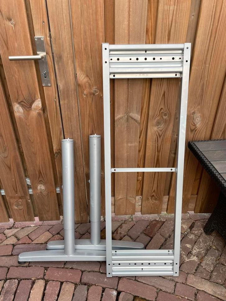 Verstelbaar bureau onderstel Galant IKEA, Huis en Inrichting, Bureaus, Gebruikt, In hoogte verstelbaar, Ophalen