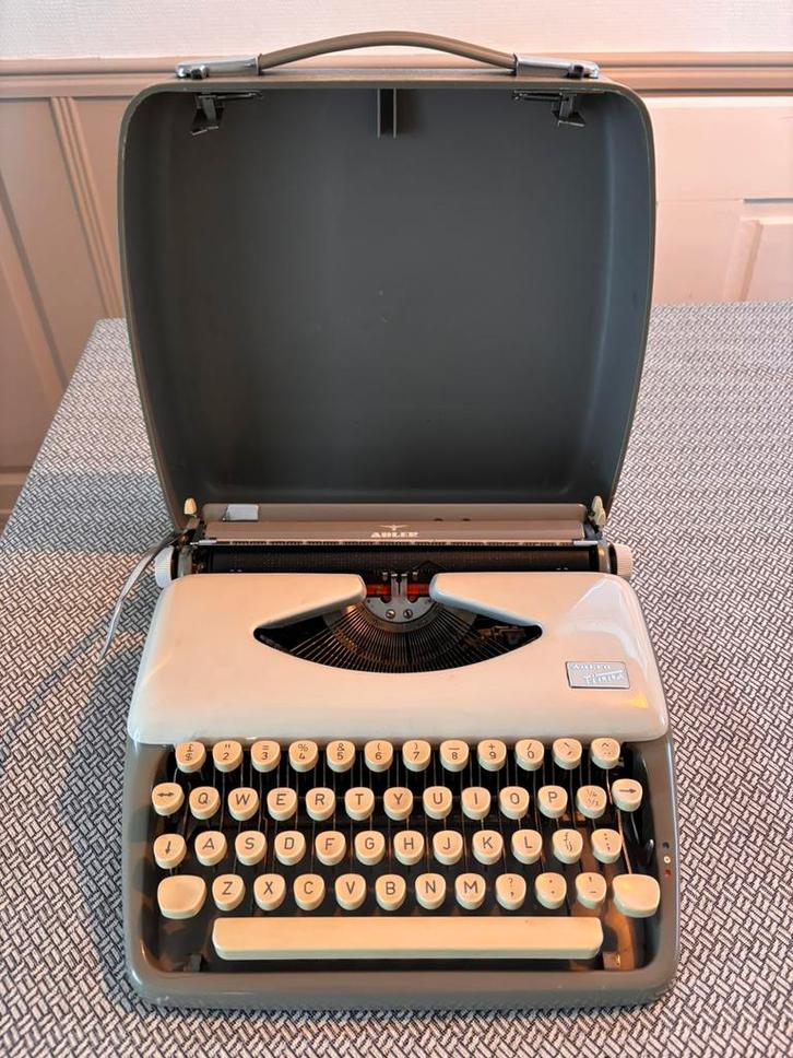 Adler Tippa draagbare typemachine (1955-1960), Diversen, Typemachines, Gebruikt, Ophalen