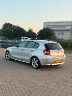 BMW 1-Serie 120i 2.0 schuifdak leder nieuwe apk!!, Auto's, BMW, Achterwielaandrijving, Zwart, 4 cilinders, Handgeschakeld