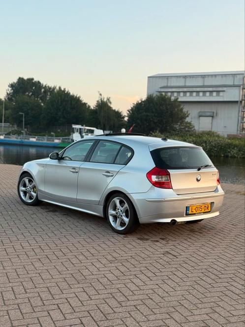 BMW 1-Serie 120i 2.0 schuifdak leder nieuwe apk!!, Auto's, BMW, Bedrijf, 1-Serie, ABS, Airbags, Airconditioning, Alarm, Climate control