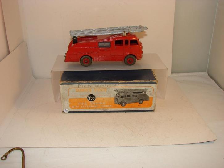 Dinky toy 555 Commer fire engine in doos uit 1952, Hobby en Vrije tijd, Modelauto's | 1:43, Zo goed als nieuw, Auto, Dinky Toys