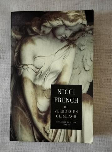 Nicci French - De Verborgen Glimlach beschikbaar voor biedingen