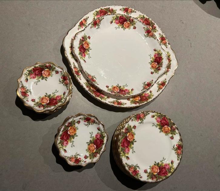 Royal Albert Old Country Roses Servies, Antiek en Kunst, Antiek | Servies los, Ophalen of Verzenden