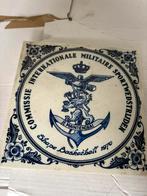 (A) Delftsblauwe militaire tegel – SHAPE Basketball 1970, Verzenden, Landmacht, Nederland