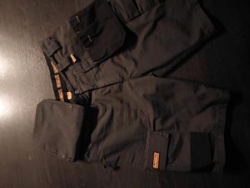 De Walt werkbroek  korte broek maat 34( L) beschikbaar voor biedingen