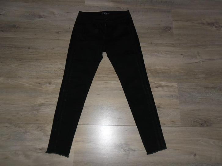 Bianco Zwarte Lange Destroyed Spijkerbroek Maat 38, Kleding | Dames, Spijkerbroeken en Jeans, Zo goed als nieuw, W30 - W32 (confectie 38/40)