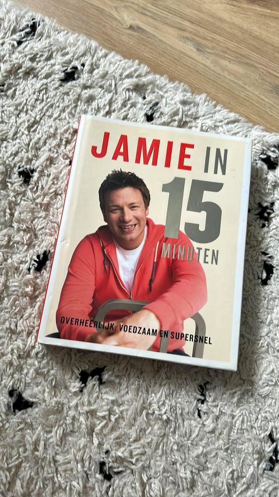 Jamie Oliver - Jamie in 15 minuten kookboek, Boeken, Kookboeken, Zo goed als nieuw, Ophalen of Verzenden
