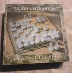 Vintage Glazen schaakbord met glazen schaakstukken, Hobby en Vrije tijd, Gezelschapsspellen | Bordspellen, Ophalen of Verzenden