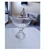 bloemvormige glazen fruitschaal/hoog 13 cm/diameter 13.5 cm, Schaal, Ophalen of Verzenden, Ovaal, Glas