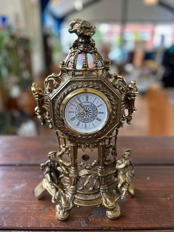 Antieke Klok beschikbaar voor biedingen