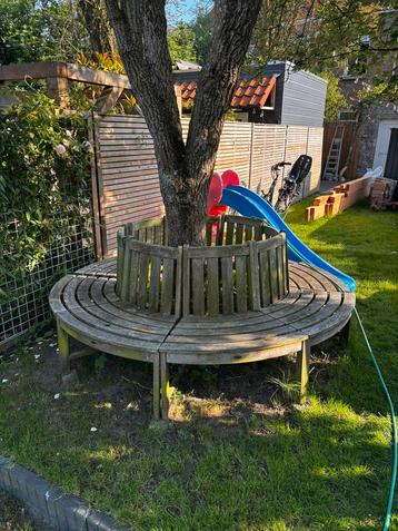 Ronde houten tuinbank om boom beschikbaar voor biedingen