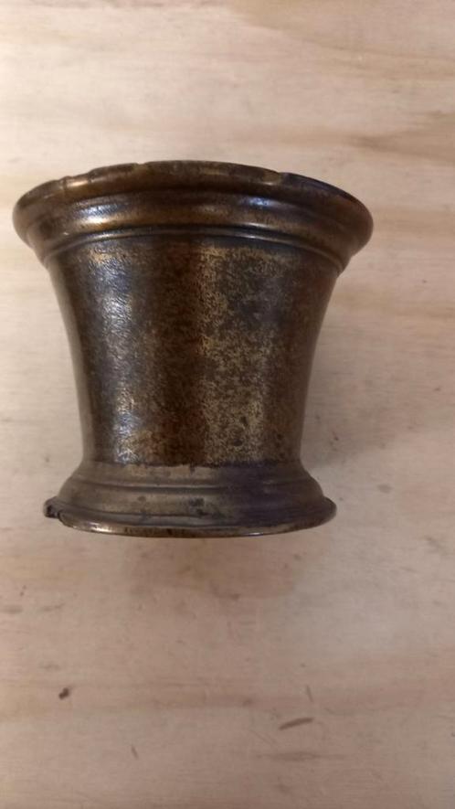Massief Vijzel brons 18e eeuw eind 17e eeuw. Antiek2130 gram, Antiek en Kunst, Antiek | Koper en Brons, Ophalen of Verzenden