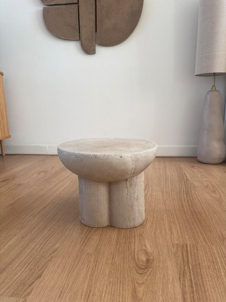 Bijzettafel Kwantum Japandi, Huis en Inrichting, Tafels | Bijzettafels, Zo goed als nieuw, Rond, Minder dan 45 cm, Minder dan 55 cm