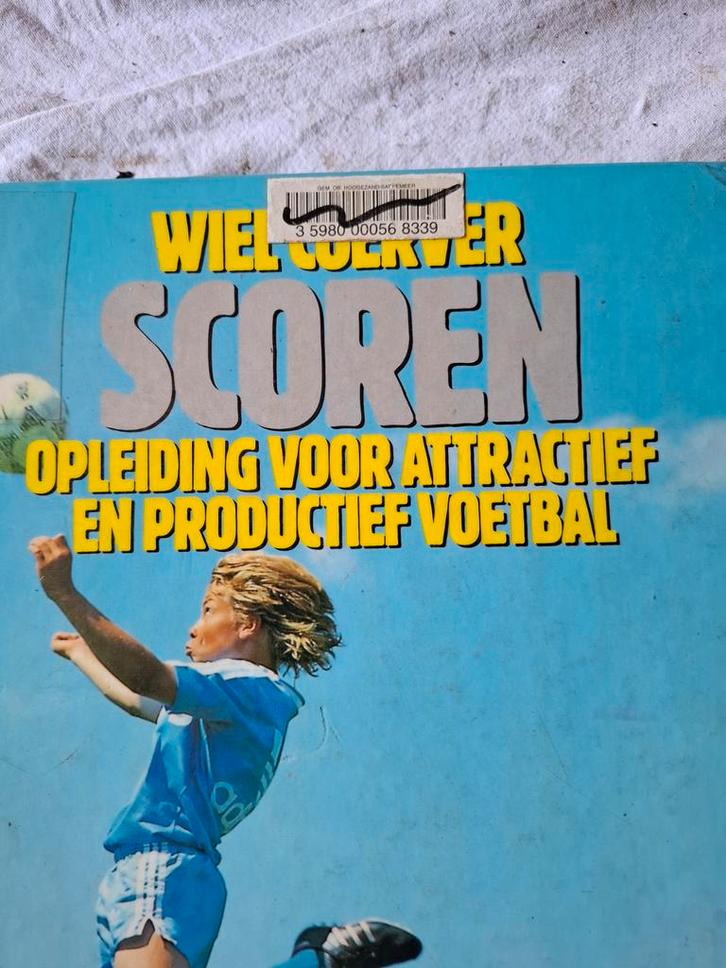 Cruijff - Scoren: Voetbaltraining, Boeken, Sportboeken, Gelezen, Balsport, Ophalen of Verzenden