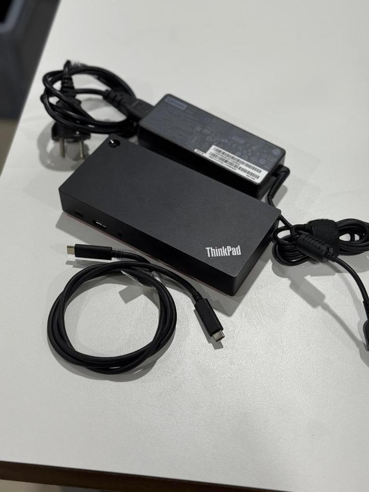 2x Lenovo Thinkpad Dock Gen 2, Computers en Software, Dockingstations, Zo goed als nieuw, Docking station, Ophalen of Verzenden