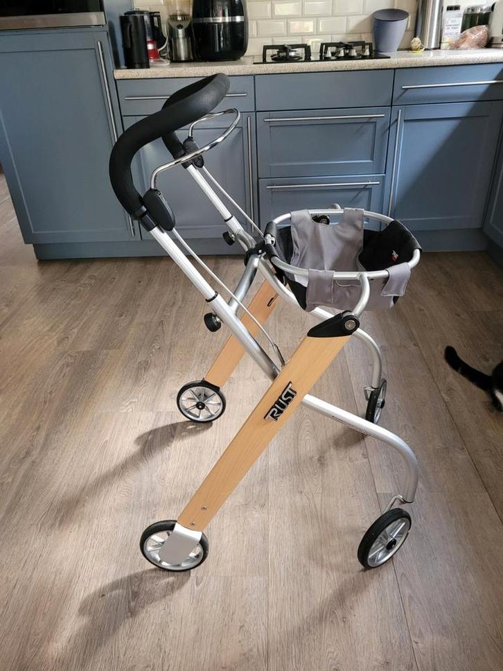 Indoor rollator, Diversen, Rollators, Zo goed als nieuw, Lichtgewicht, Ophalen