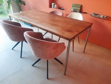 Bert Plantagie eettafel. 180x90x77cm beschikbaar voor biedingen
