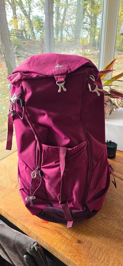 Quechua MH500 20L Rugzak - Paars, Sieraden, Tassen en Uiterlijk, Tassen | Rugtassen, Zo goed als nieuw, Overige merken, 25 tot 40 cm
