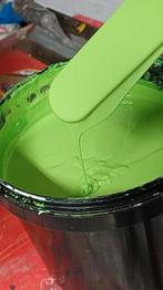 Ruim 4 liter muurverf groen. Ook geschikt voor "Greenscreen", Ophalen of Verzenden, Minder dan 5 liter, Groen, Verf