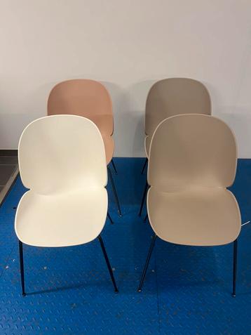 4 stuks Gubi Beetle chairs. beschikbaar voor biedingen