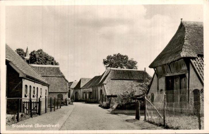 Bronkhorst - Boterstraat, Verzamelen, Ansichtkaarten | Nederland, Gelopen, Gelderland, Voor 1920, Ophalen of Verzenden
