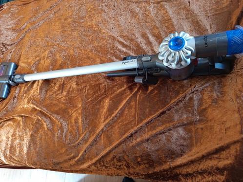 Dyson v6 v6+ v6 fluffy nieuwe accu Filters etc, Witgoed en Apparatuur, Stofzuigers, Gebruikt, Stofzuiger, Minder dan 1200 watt