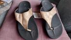 Teenslippers maat40. NIEUW!! GOUDKLEURIGE Bovenkant € 5.00., Ophalen of Verzenden, Overige maten, Zwart