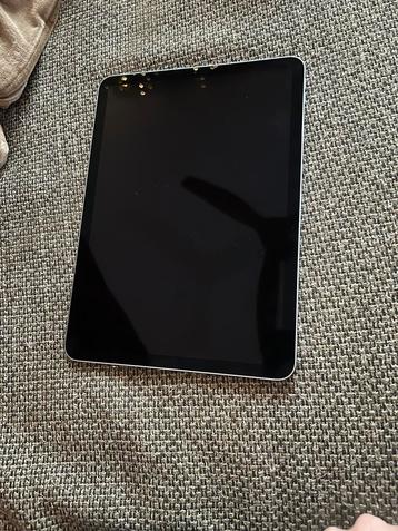 Apple iPad Air 5 (M1 Chip) 64GB Zilver beschikbaar voor biedingen