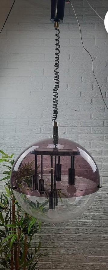 Space age globe lamp toegeschreven aan raak. beschikbaar voor biedingen