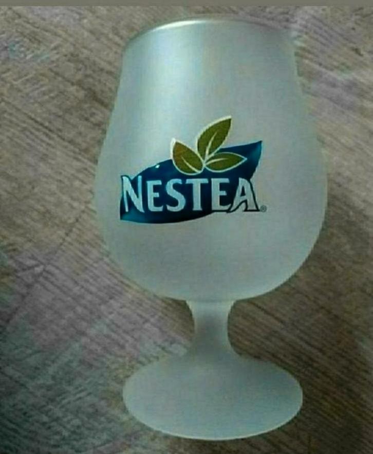 NESTEA,Ice-Tea glazen,glas,matglas,voet,bolvorm,20 cl,M15, Verzamelen, Glas en Borrelglaasjes, Nieuw, Overige typen, Ophalen of Verzenden