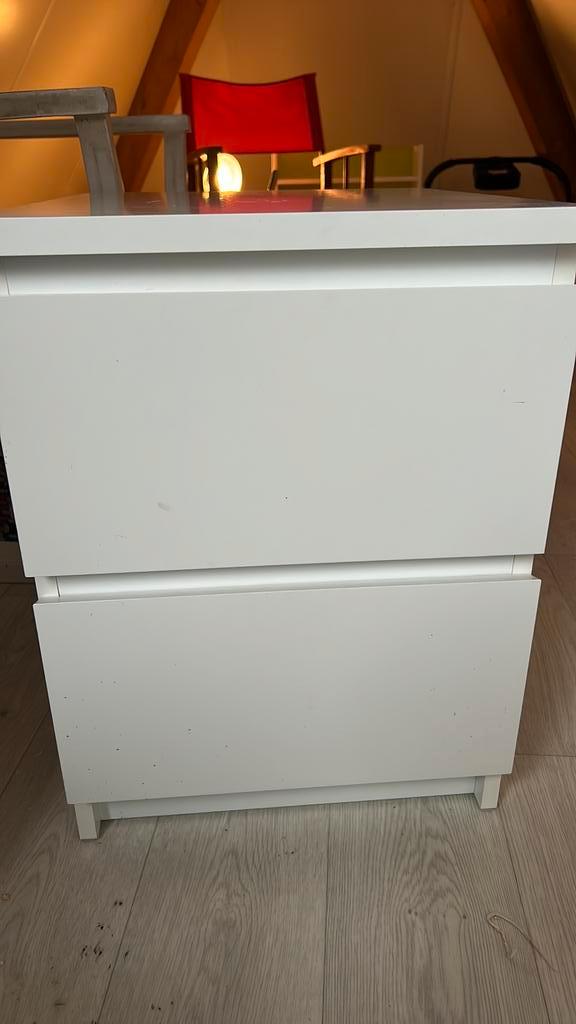 Nachtjastje Malm Ikea wit 2 lades, Huis en Inrichting, Kasten | Ladekasten, Zo goed als nieuw, Minder dan 100 cm, 50 tot 100 cm