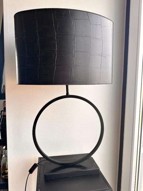 Luxe zwarte tafellamp met ovale krokodillenprint kap, Huis en Inrichting, Lampen | Tafellampen, Zo goed als nieuw, 75 cm of meer