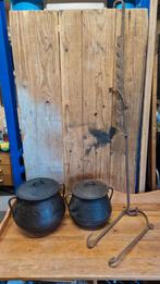 2 x gietijzeren kookpot, heksenketel, haardhaal vuurijzer, Antiek en Kunst, Ophalen of Verzenden